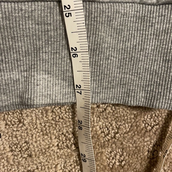 H & M x Nintendo Super Mario Men’s Graphic Printed Crewneck Sweatshirt - Picture 5 of 6